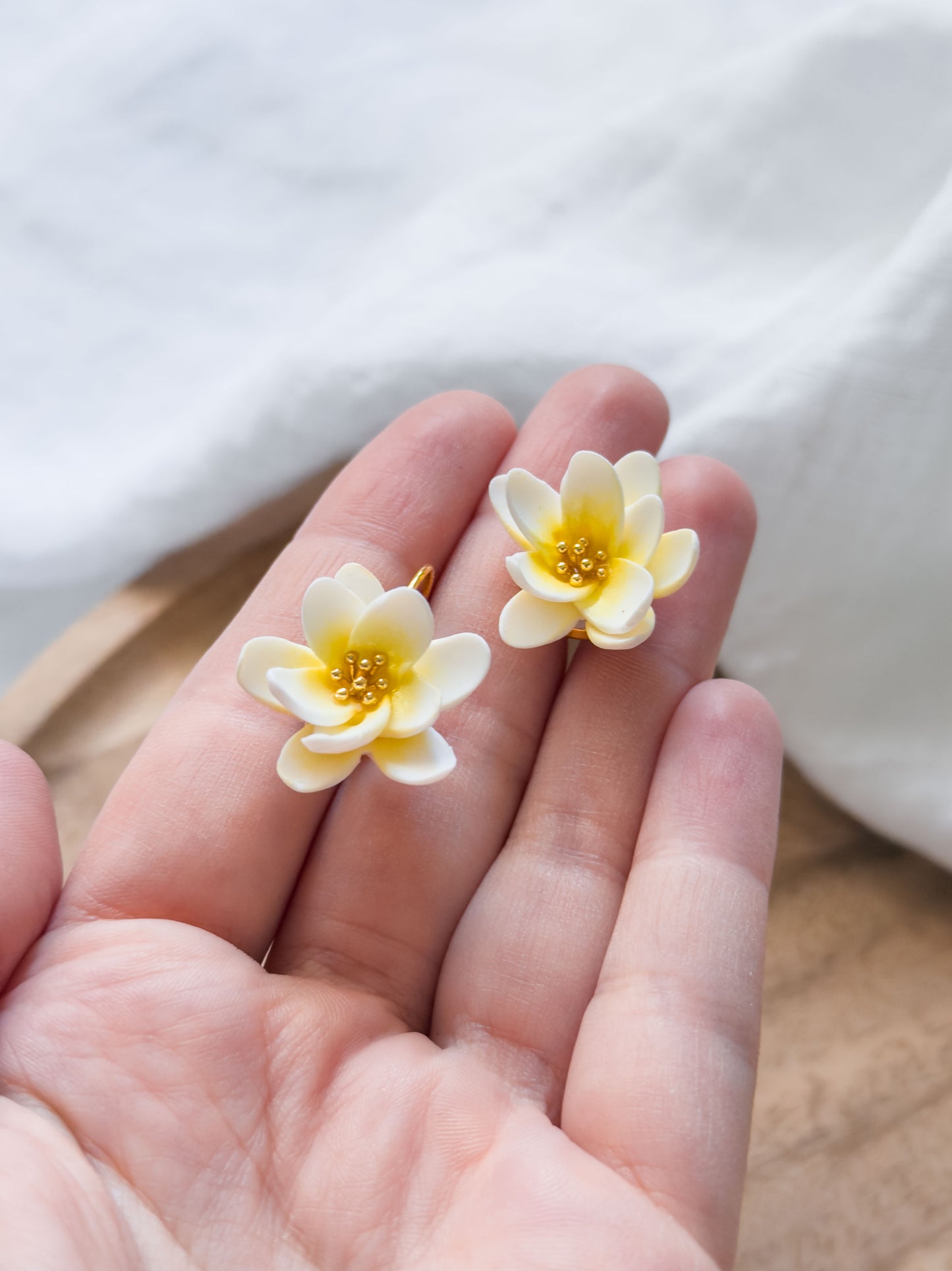 Base Col ✦ LILY kleine Ohrhänger