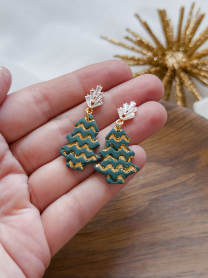 Col A ✦ Tannenbaumgrüne Christbaum Ohrringe mit Zickzack-Muster