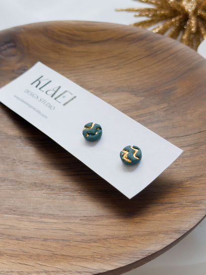 Col A ✦ Tannenbaumgrüne Ohrstecker mit Zickzack-Muster