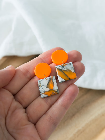 Love Notes Col ✦ LOLA neon-marmorierte Ohrringe