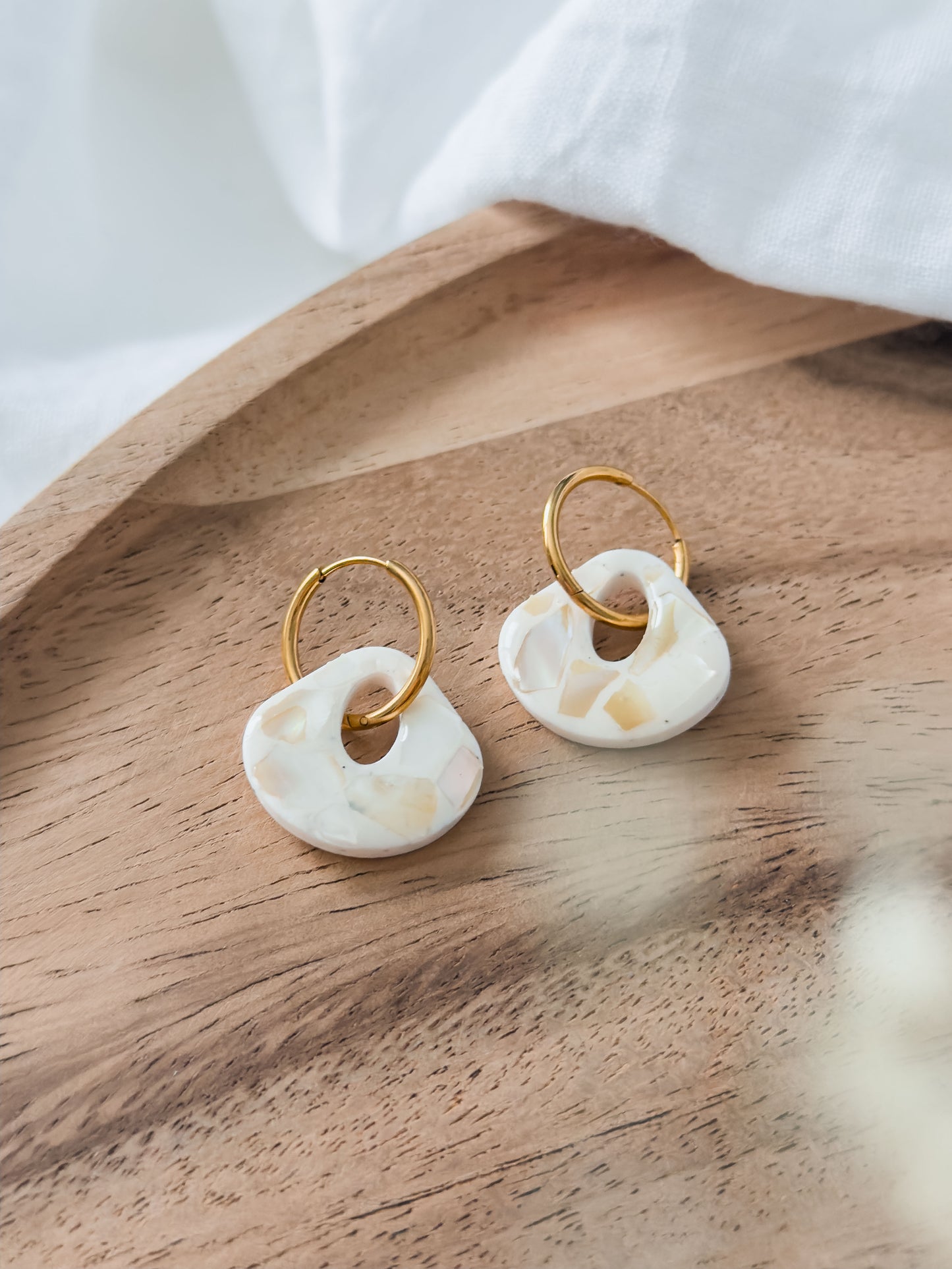 Love Notes Col ✦ Perlmutt Muschel Creolen