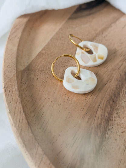 Love Notes Col ✦ Perlmutt Muschel Creolen