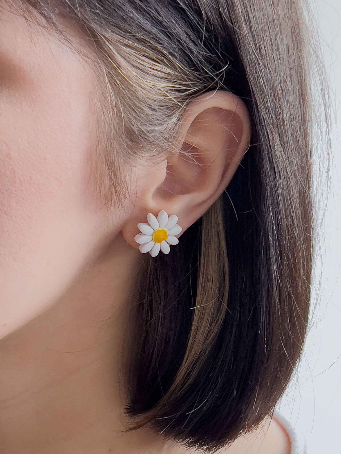 Col J ✦ Kleine Gänseblümchen Ohrstecker