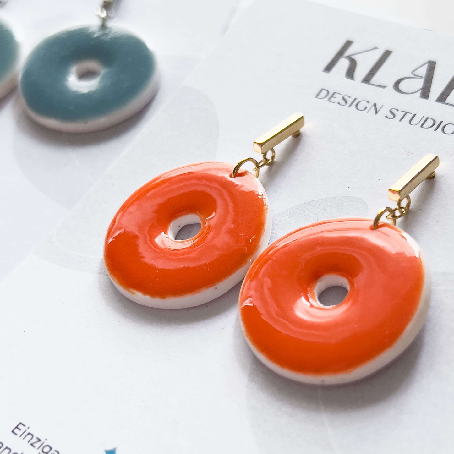 Col S ✦ Blaue & orangene Donut Ohrringe