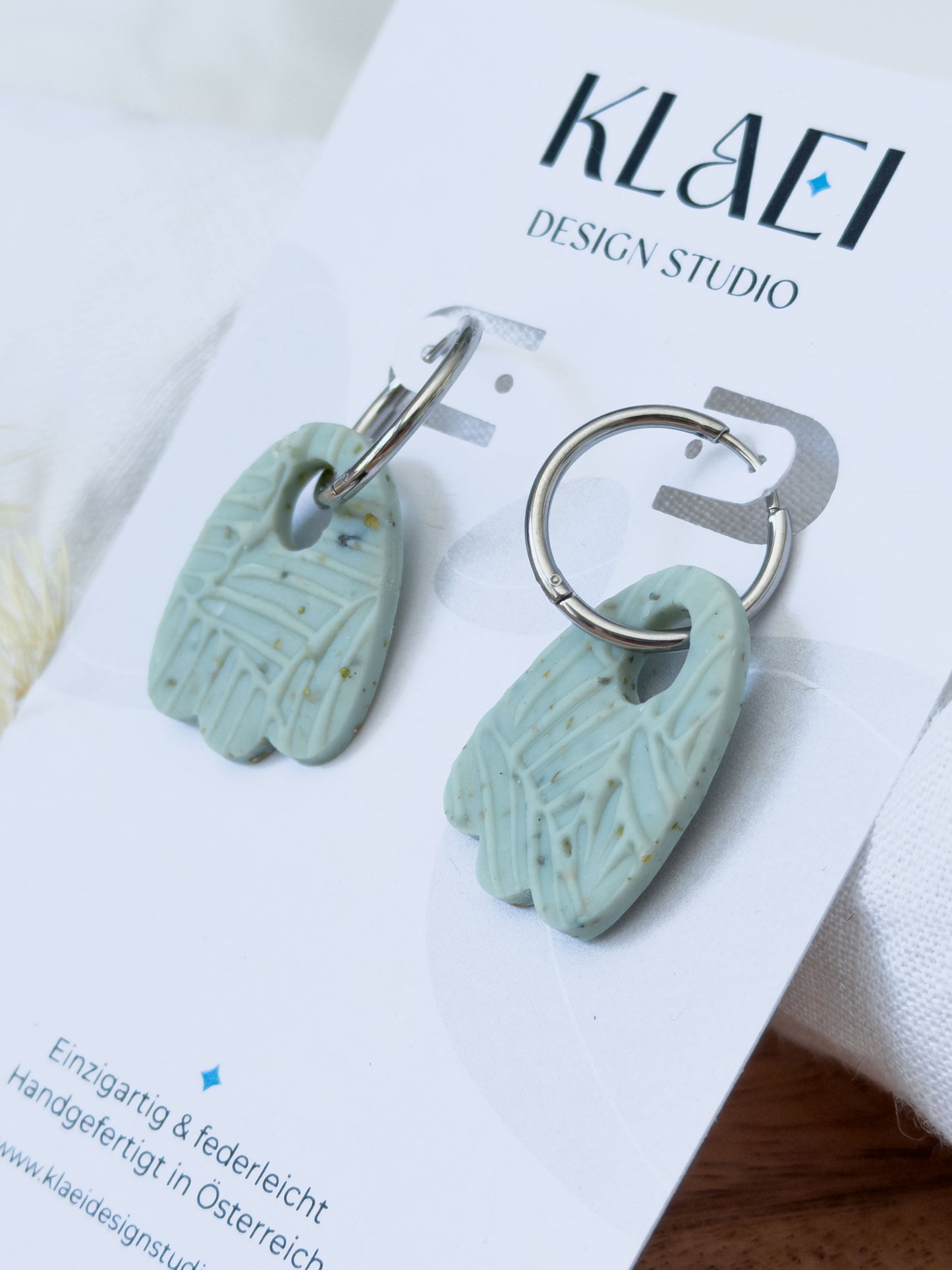 Mix & Match ✦ Mintgrüne Blütenblatt Creolen
