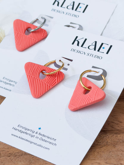 Mix & Match ✦ Pfirsichfarbene dreieckige Creolen