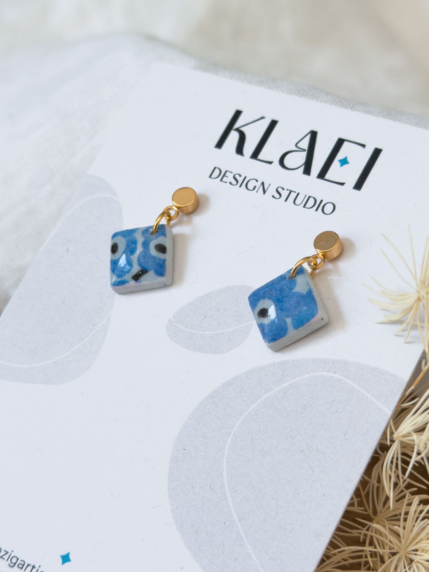 Untamed Garden Col ✦ Blaue kleine Blumen Ohrringe
