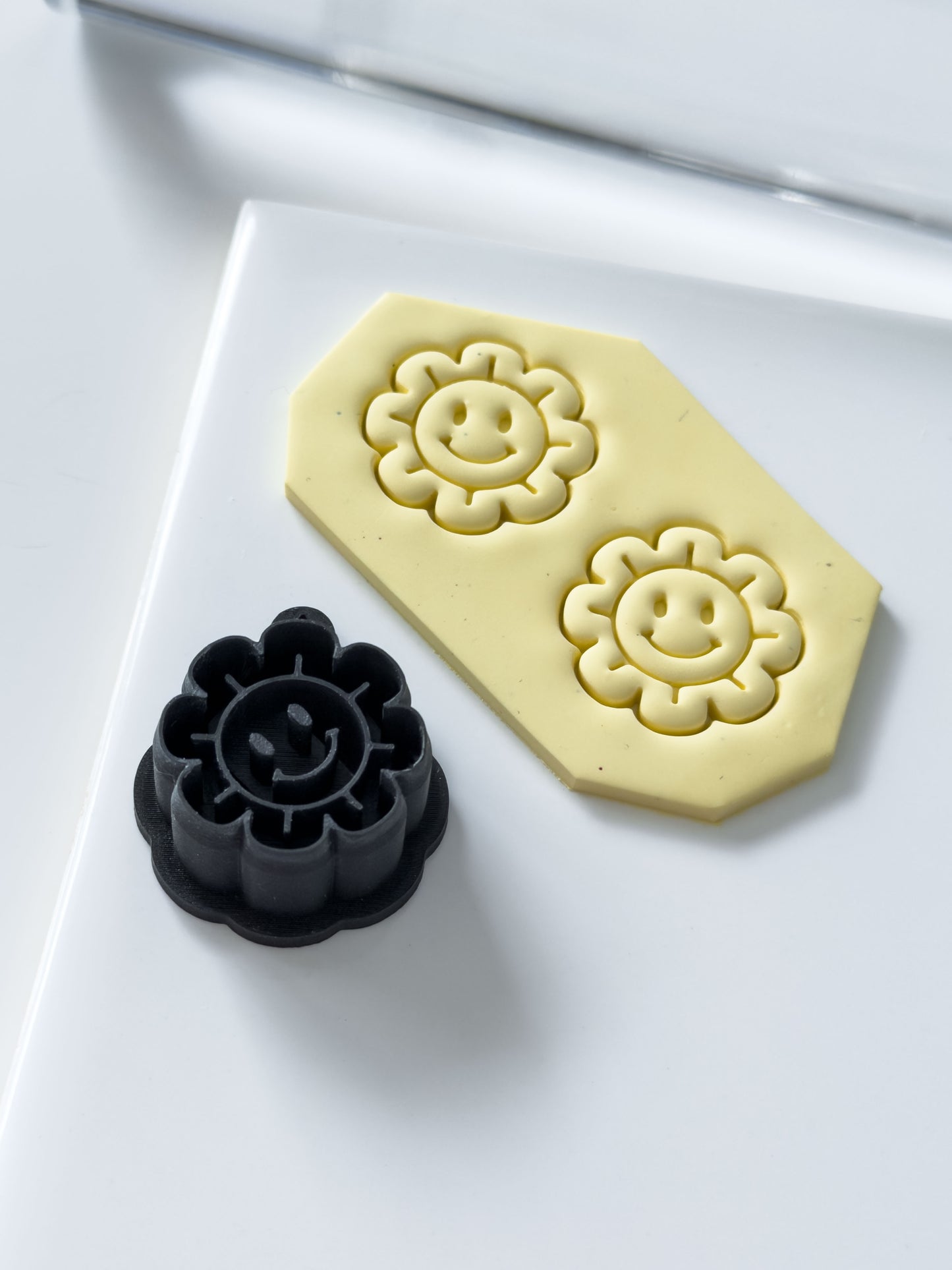Smile Flower Polymer Clay Cutter