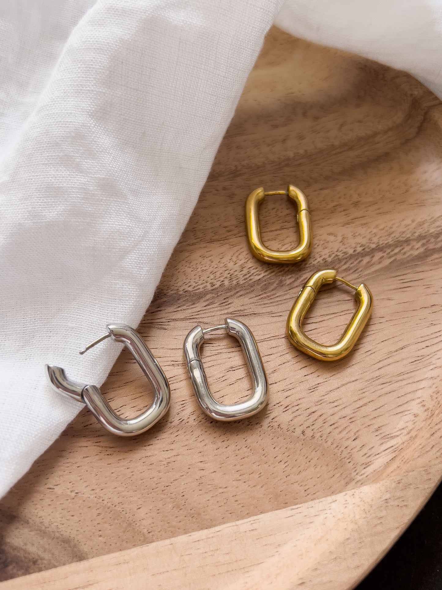 Base Col ✦ CHLOE Hoop Earrings