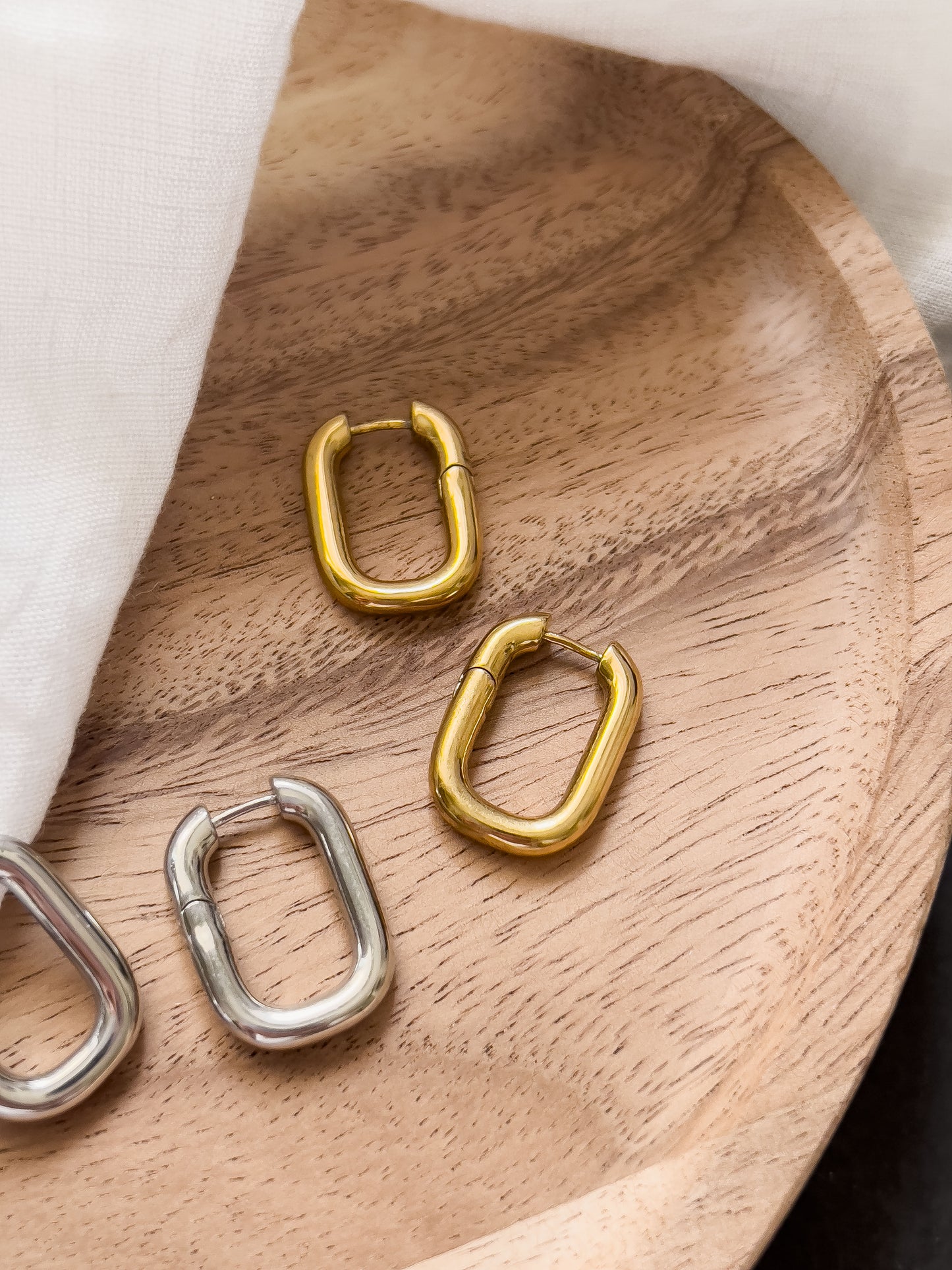 Base Col ✦ CHLOE Hoop Earrings