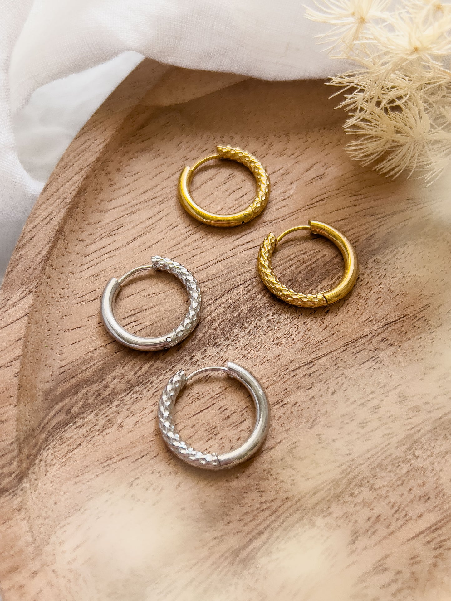 Base Col ✦ MIX&MATCH Reverse Hoop Earrings