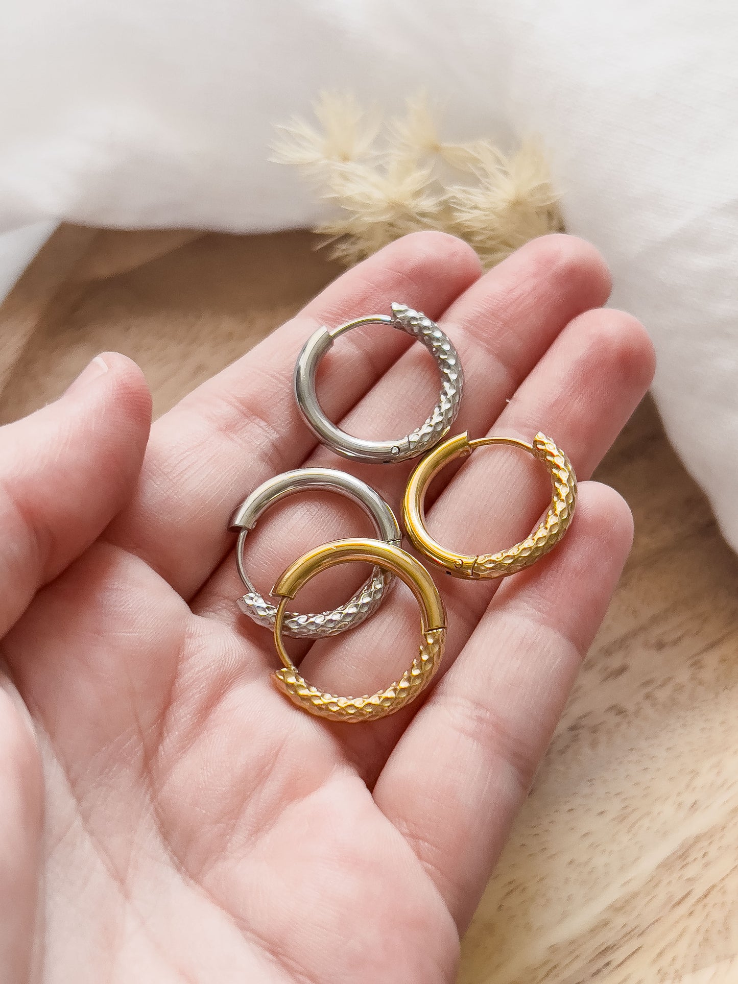 Base Col ✦ MIX&MATCH Reverse Hoop Earrings