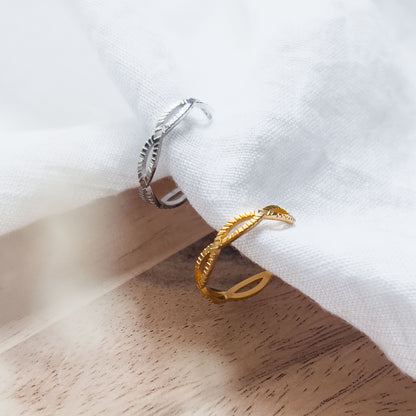 Col T ✦ Woven Ringe