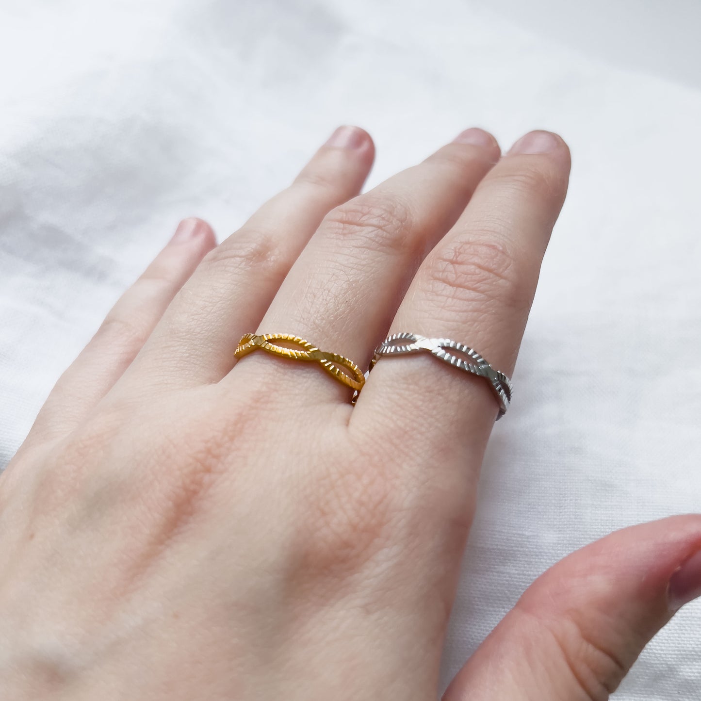 Col T ✦ Woven Ringe