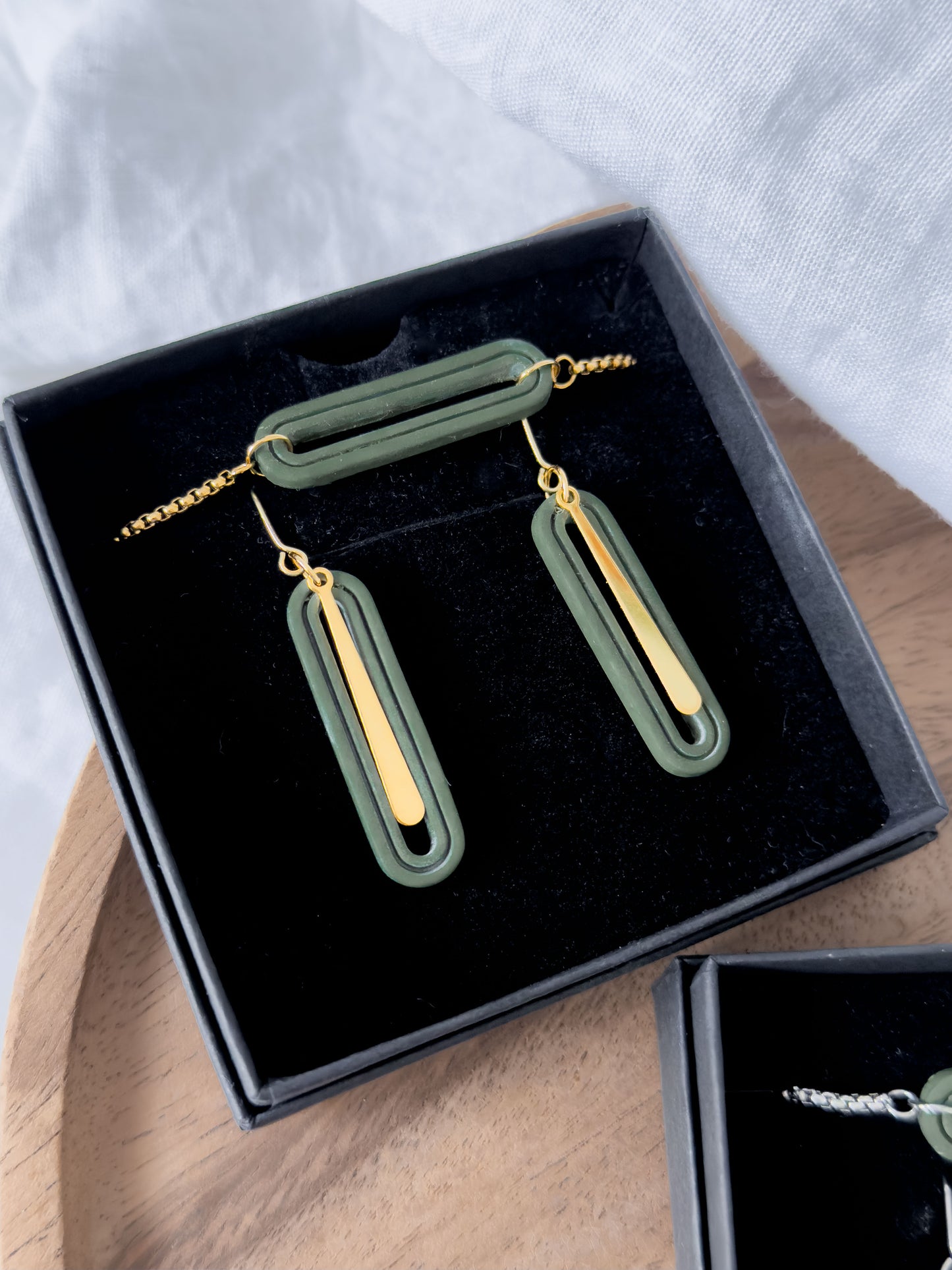 Without Limits Col ✦ Olivgrünes elegantes Ohrring und Armband Set