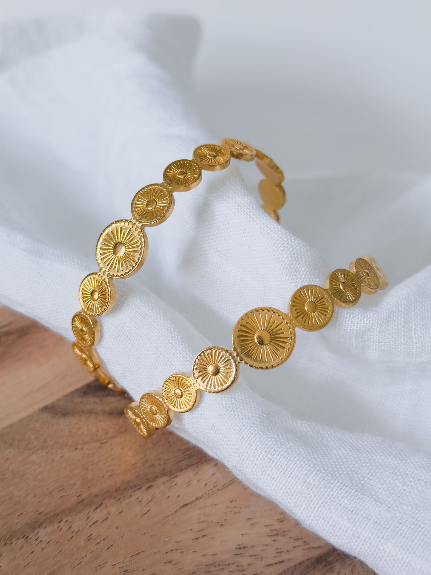 Without Limits Col ✦ Goldener Sonnen Armreif