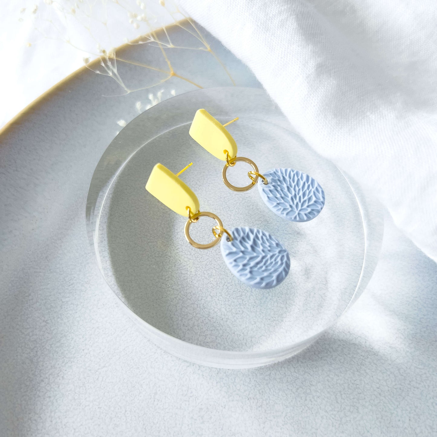Col D ✦ Hellblau-gelbe Sommer Ohrringe