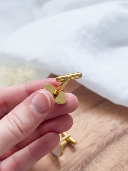 Bridal Col ✦ Perlmuttfarbene Manschettenknöpfe mit goldenem Muster